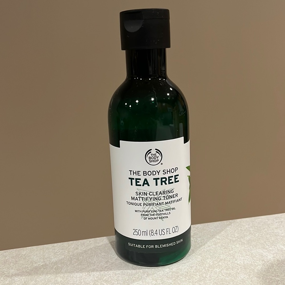 Amazing Tea Tree Skin Clearing Toner.